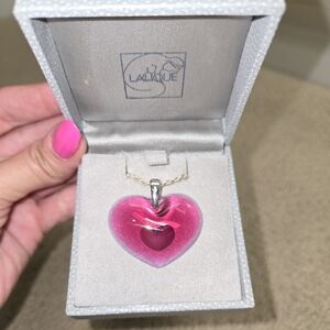 NIB Lalique amoureux crystal heart necklace w/silver chain.